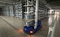 将一张张布料裁剪成划一的布